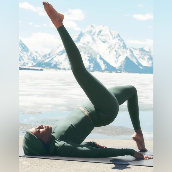 NEW ALO Yoga Soft Sculpt Precision 1/4 Zip Long Sleeve Clover Green Top XS - Picture 4 of 16